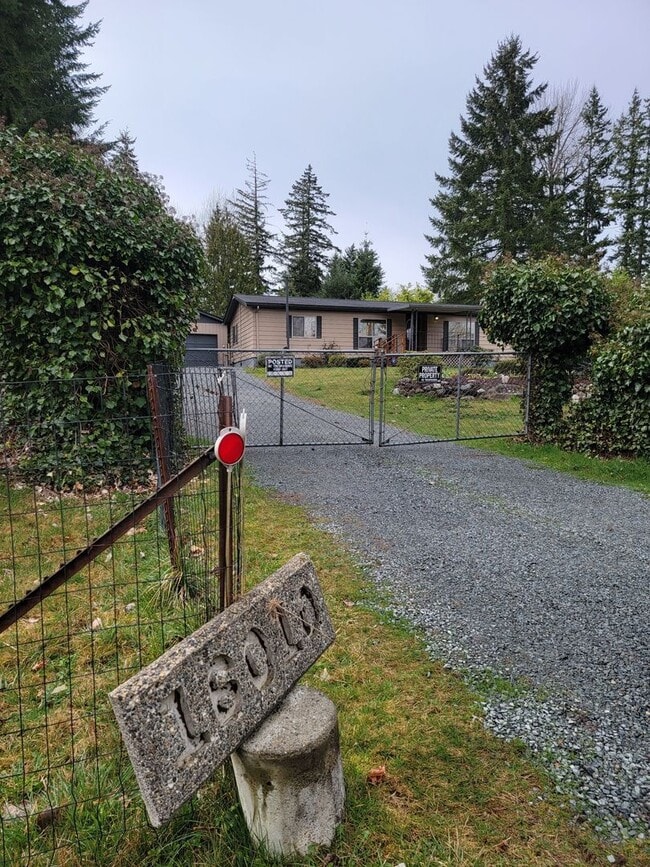 Photo - Private 3 bedroom home in Puyallup on fenced 0.76 acres!!