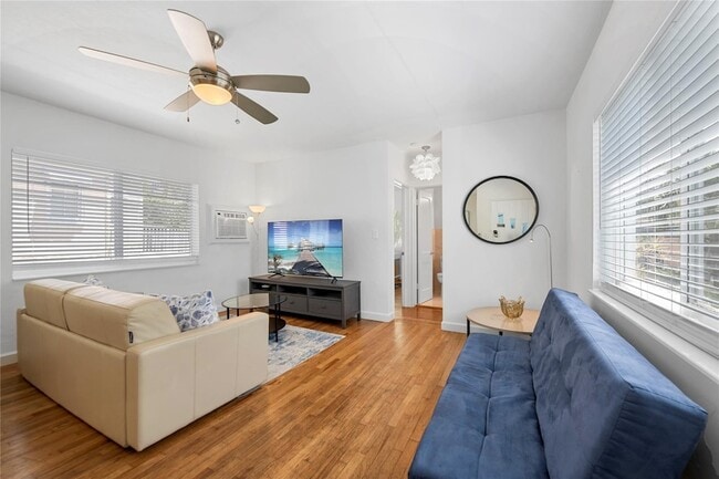 Photo - 3015 Seville St Unit 5