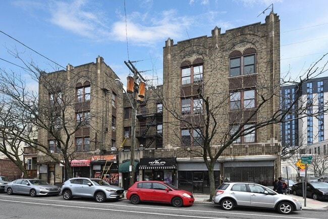 Building Photo - 124 Storms Ave Unit 4E