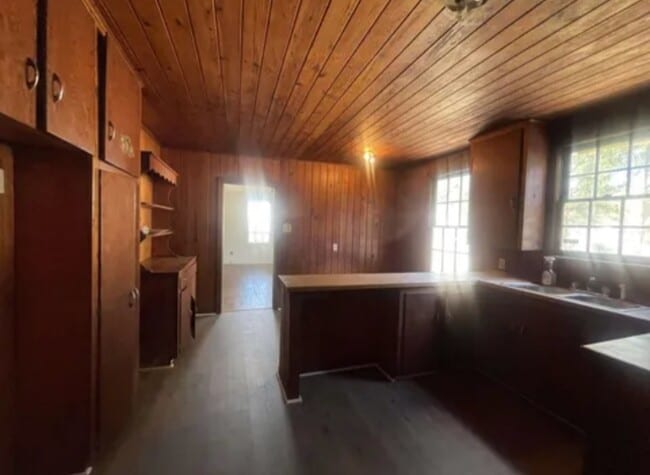 Photo - 2404 S Walnut St