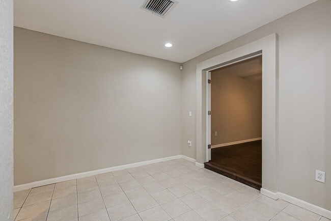 Photo - 5146 Londonderry Ln