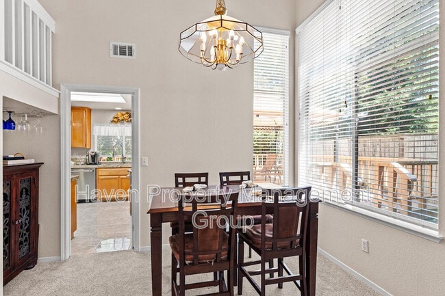 Photo - 2866 Valcourt Way