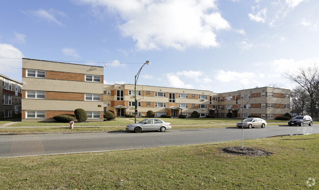 Building Photo - 8757-75 S Beverly Rental