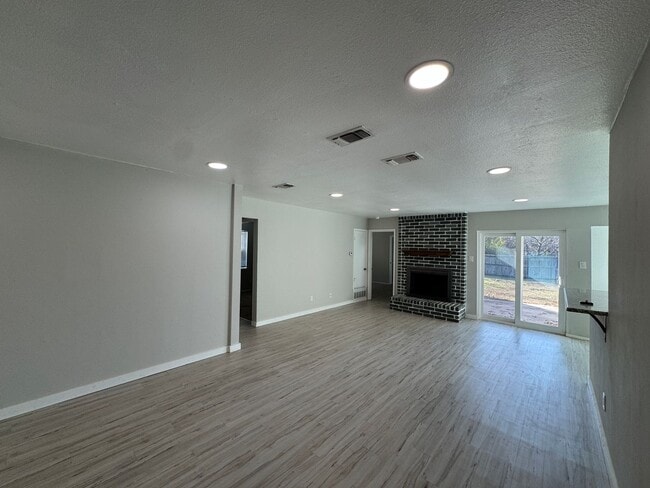 Photo - Welcome Home to Peace, Space & Comfort