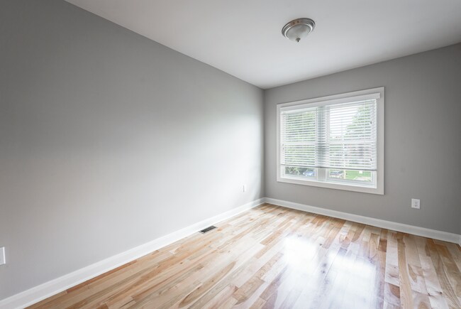 Grant Commons Bedroom