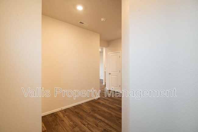 Photo - 442 Lost Lake St NE