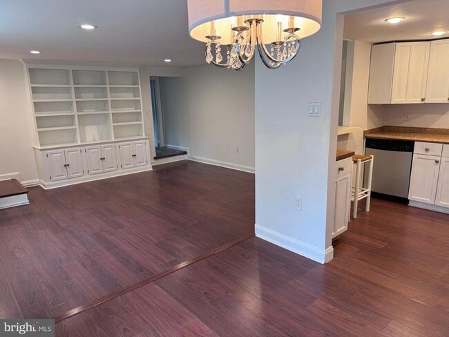 Photo - 112 Yardley Commons