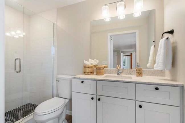 Photo - 120 E Lake St Unit 2