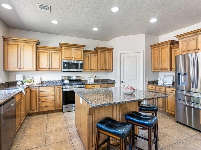 Photo - 935 Crooked Creek Dr