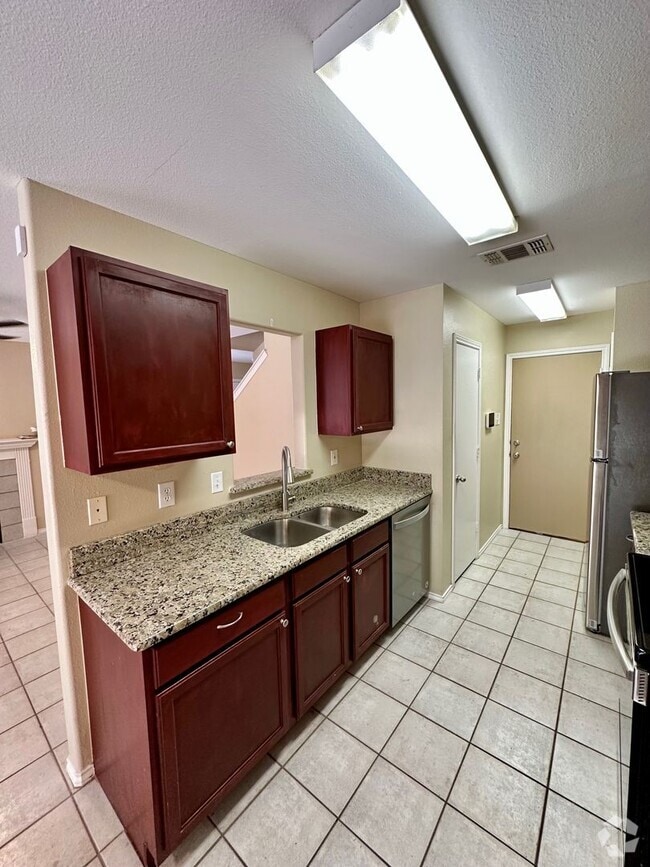 Building Photo - 3 BD/2.5 BATH AVAILABLE FOR IMMEDIATE MOVE... Rental