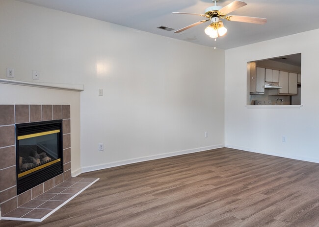 Photo - 204 Meadowbrook Ln