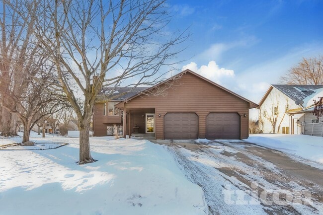 Building Photo - 1018 Ridgehaven Cir