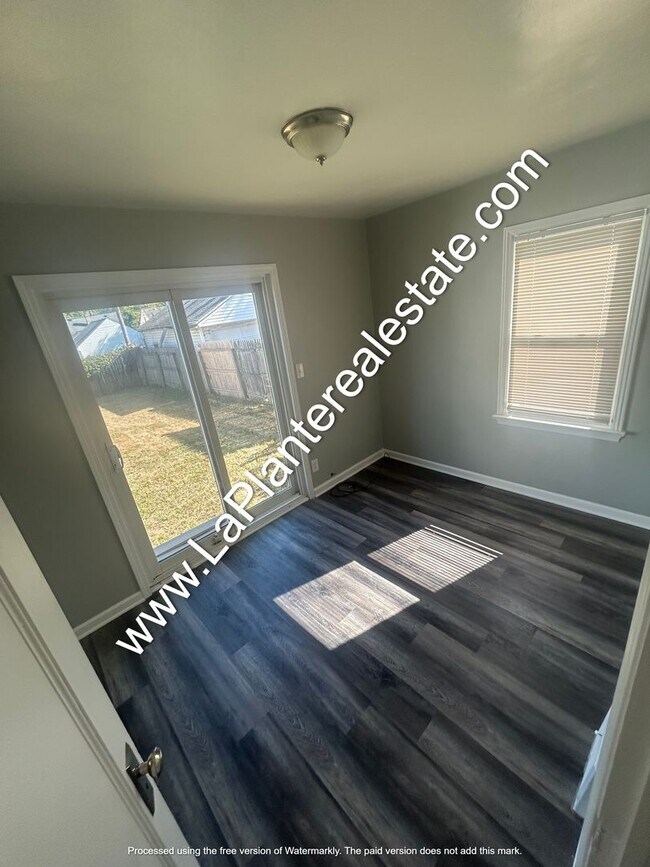 Charming 3Bedroom Home with Spacious Livi... House Rental in Toledo