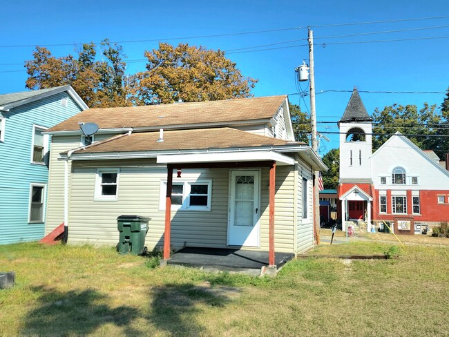 Photo - 115 E Main St