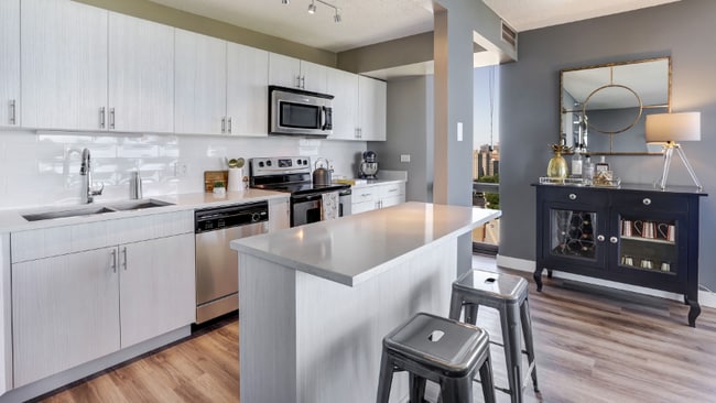 Photo - 1660 N LaSalle St