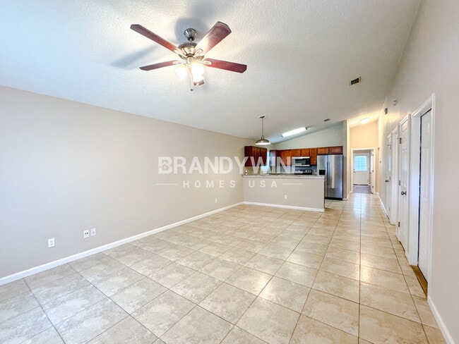 Photo - 628 4th Ave S