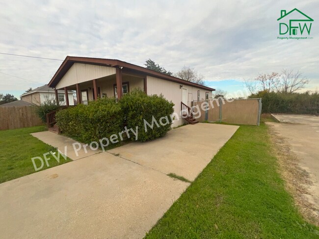 Photo - 2511 Kavasar Dr