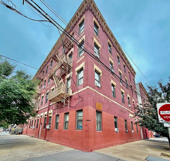 Building Photo - 564 Jersey Ave Unit 4