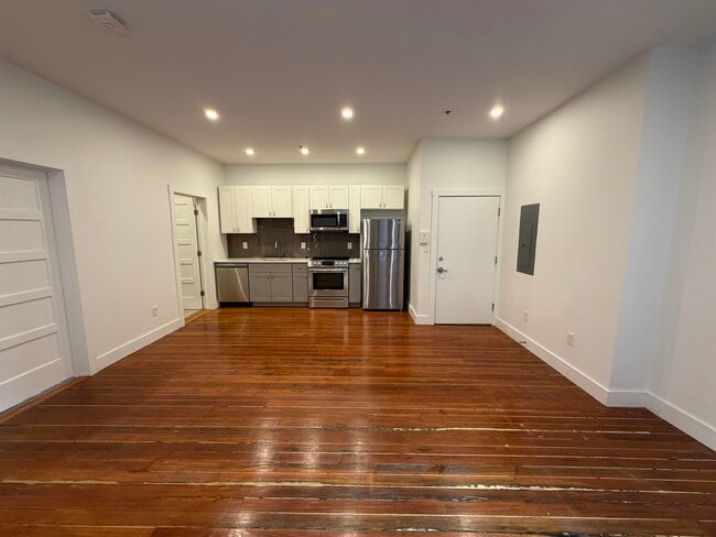 Building Photo - 4 Elliot St Unit 9