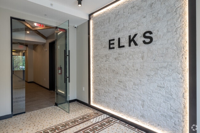 Photo - 75 S Main St