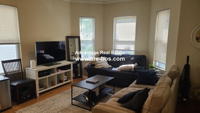 Photo - 121 Webster Ave Unidad 4