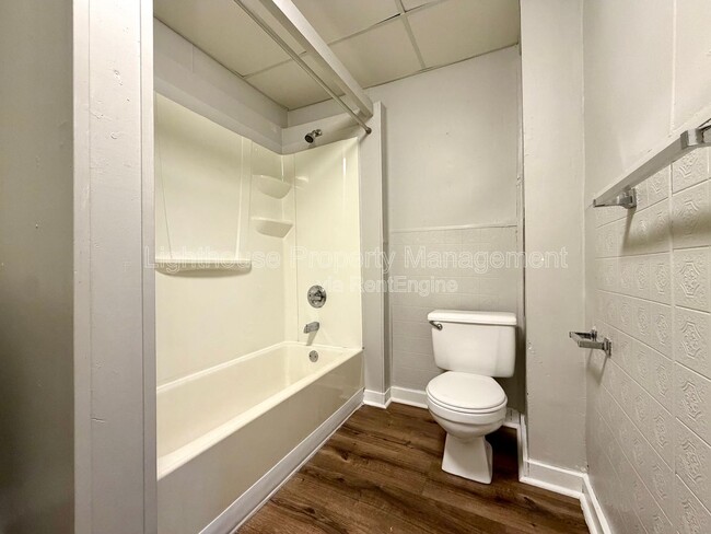 Photo - 1011 Quarry Ave NW
