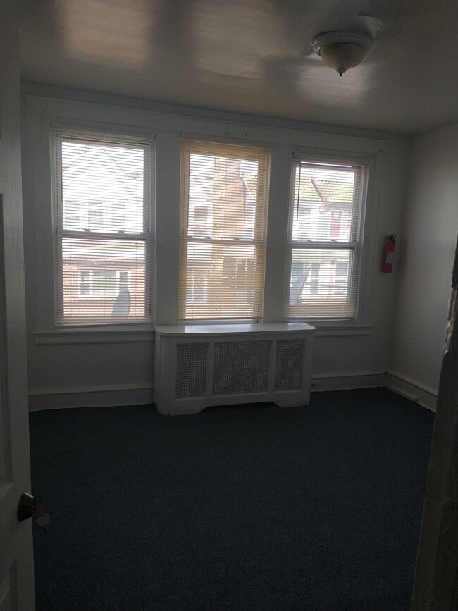 Building Photo - 3943 Dungan St