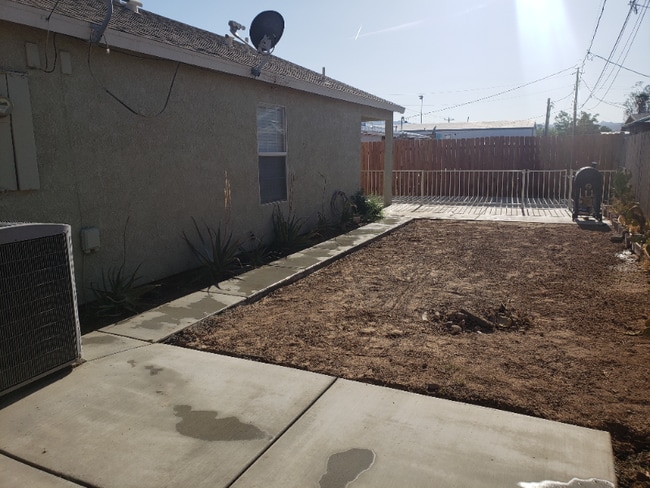 Photo - 911 Riverview Dr