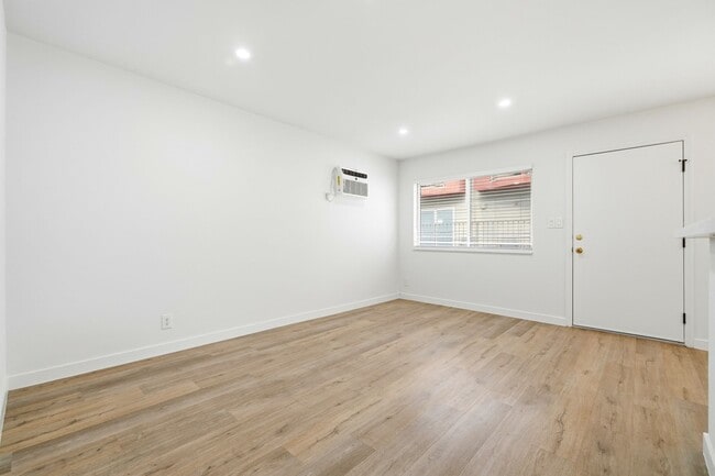 5549 Fulcher Ave Unit 1
