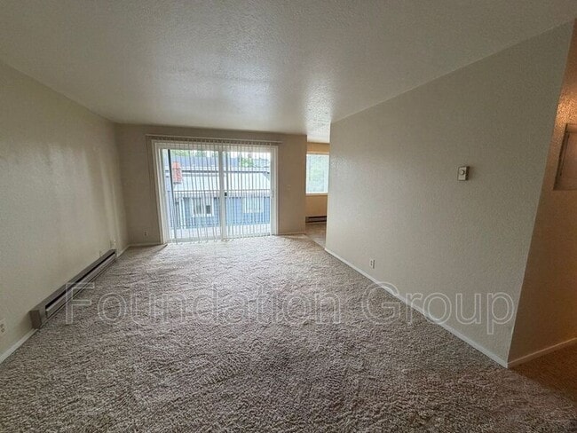 Photo - 938 N 100th St