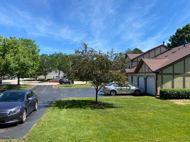 Photo - 1075 Auburn Ln Unit 1075