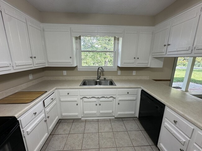 Photo - 341 Hickory Dr