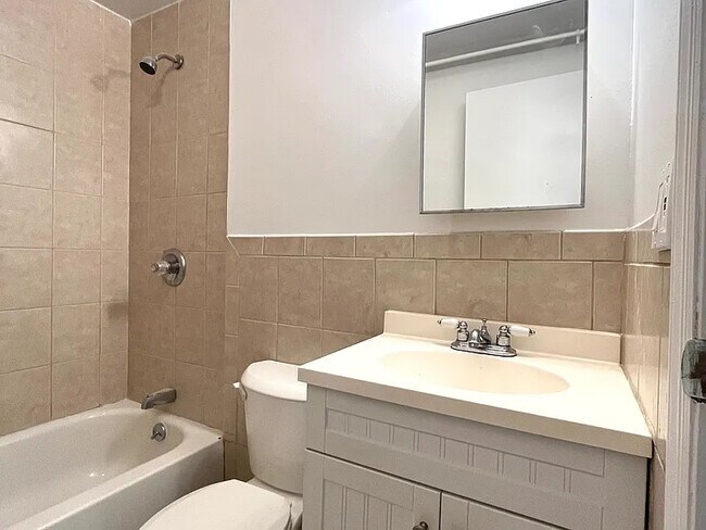 Photo - 911 Greene Ave