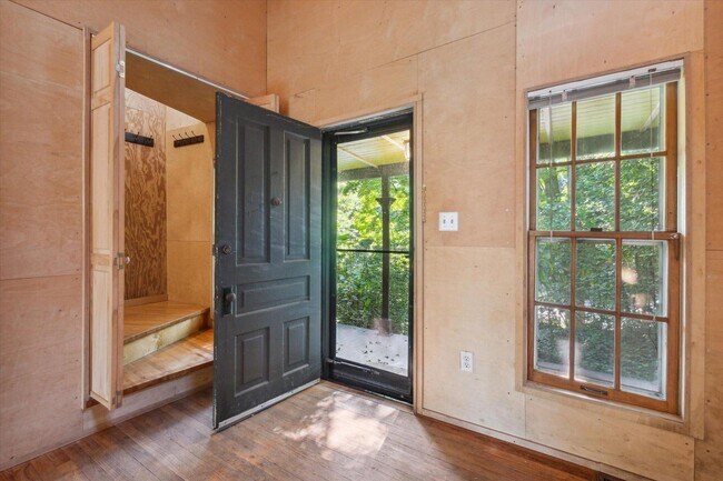 Photo - 713 N 5th Ave