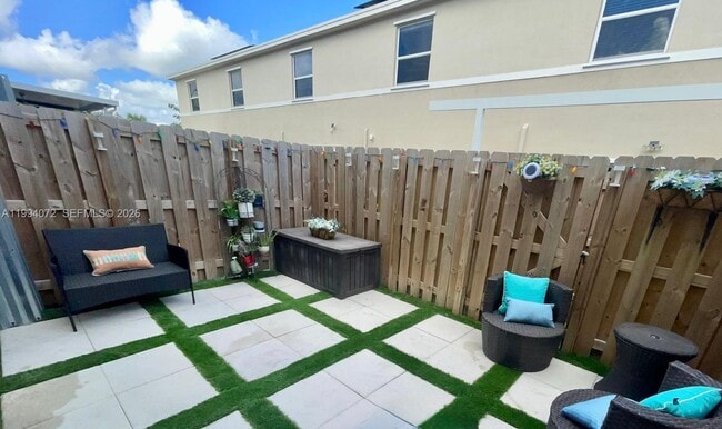 Building Photo - 456 NE 4th St