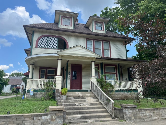 Building Photo - 422 E Main St Rental