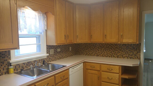 Photo - 4 Bedroom, 2 Bath home in coveted area.