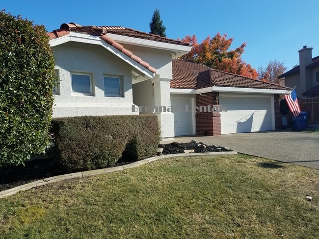 Photo - 105 Kilcairn Ct