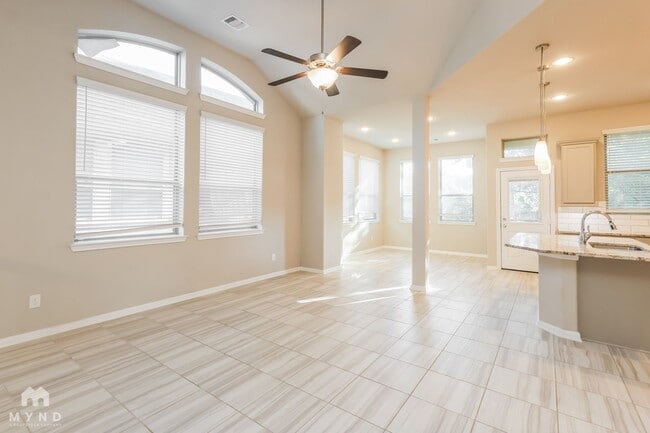 Photo - 114 Axlewood Ct Townhome