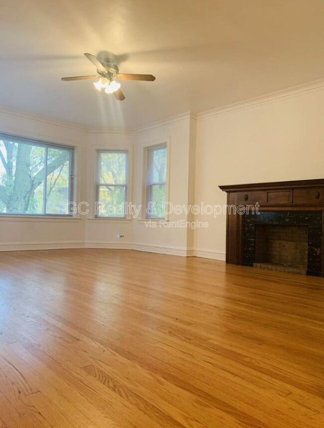 Photo - 6316 N Rockwell St Unit 2