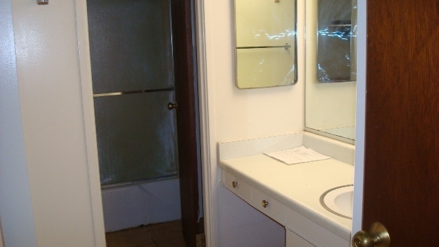 Building Photo - PARTLY FURNISHED STUDIO 1 BATH