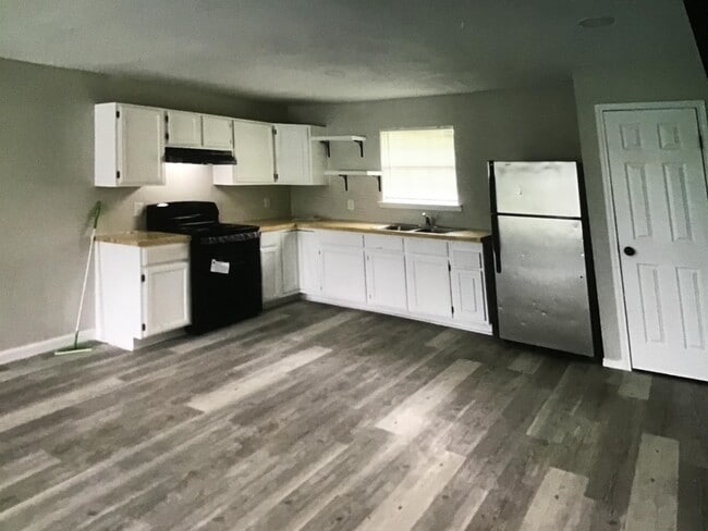 Photo - 738 NW 36th St