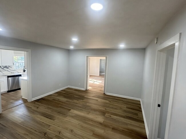 Photo - 1847 Derrill Dr