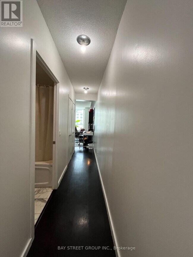 Photo - 218 Queens Quay W Unit 604