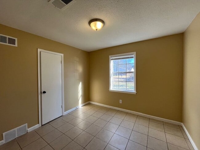 Photo - Renovated 3 Bedroom 1 Bath Home for Rent!!