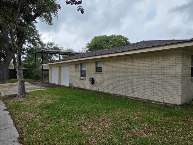 Building Photo - 4218 Ember Ln