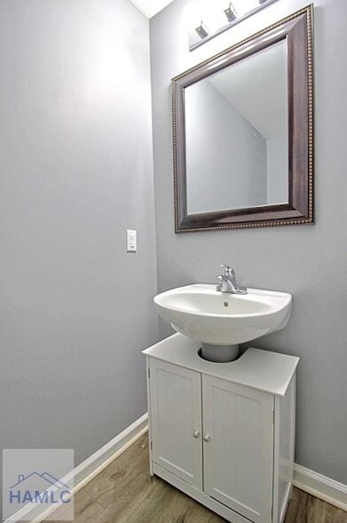 Photo - 315 Connor Ct