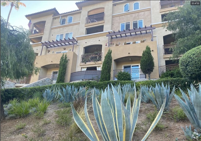 Building Photo - 6221 Monterey Rd Unit 103 Rental