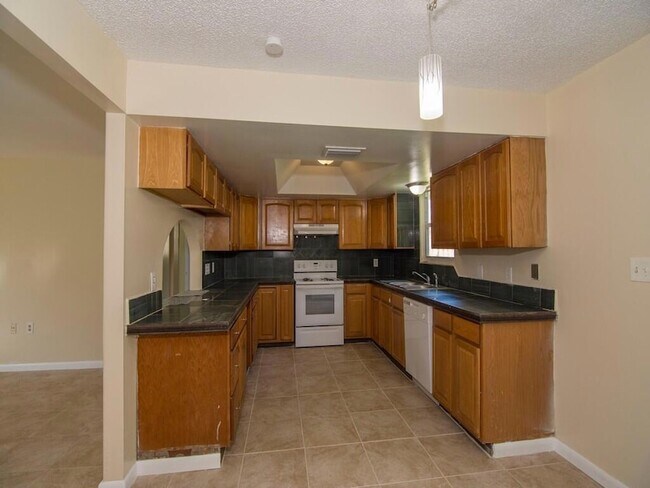 Photo - 8604 Brookline Ave