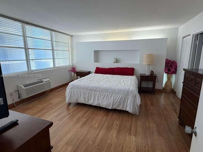 Photo - 5313 Collins Ave Unidad 1109